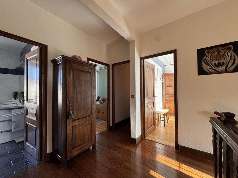 Maison - 230 m² - 7 pièces