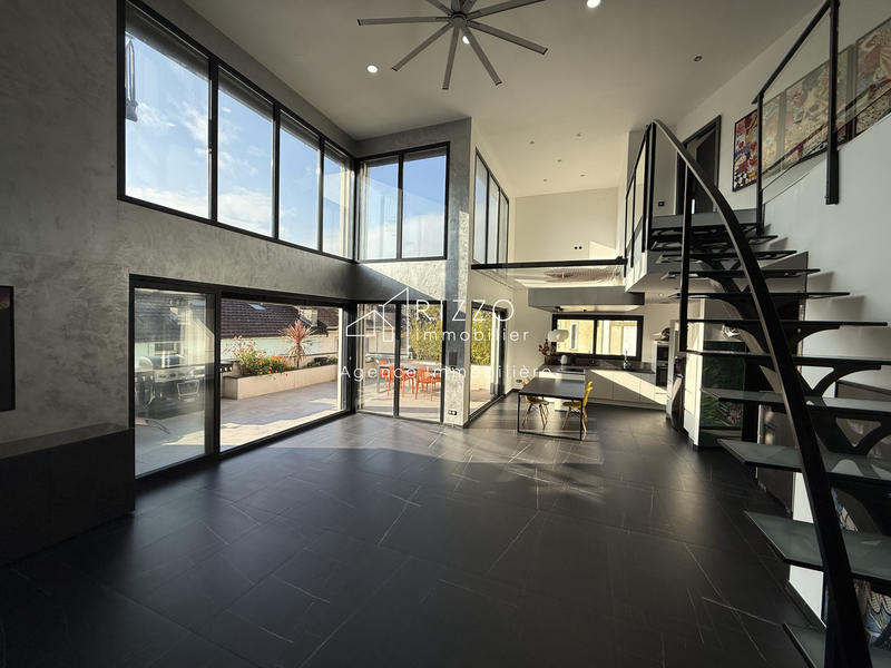 Appartement - 150 m² - 5 pièces