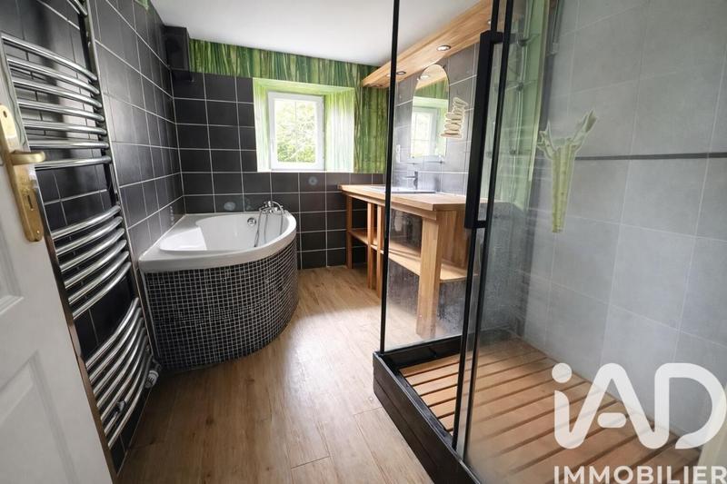 Maison - 177 m² - 8 pièces