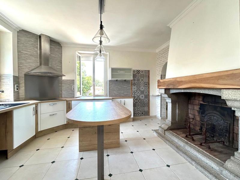 Maison - 188 m² - 7 pièces