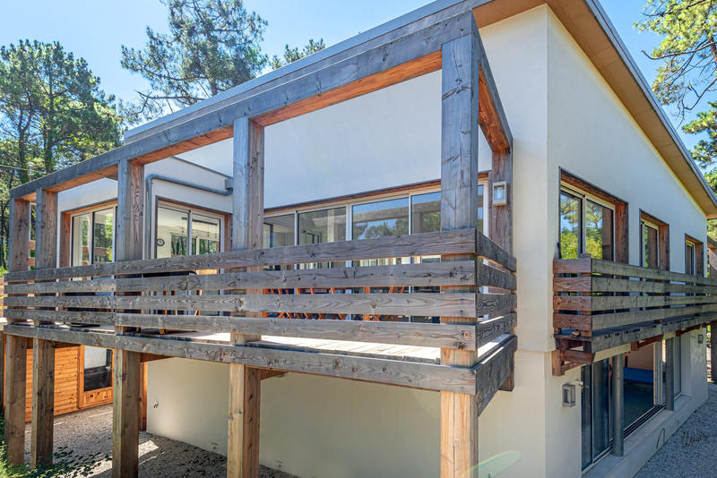 Maison contemporaine - 220 m² - 7 pièces