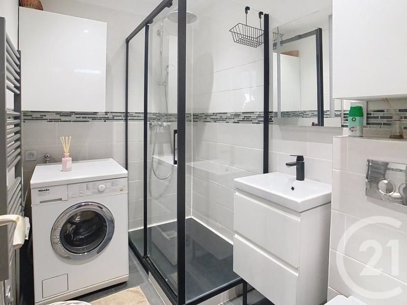 Pavillon - 180 m² - 8 pièces