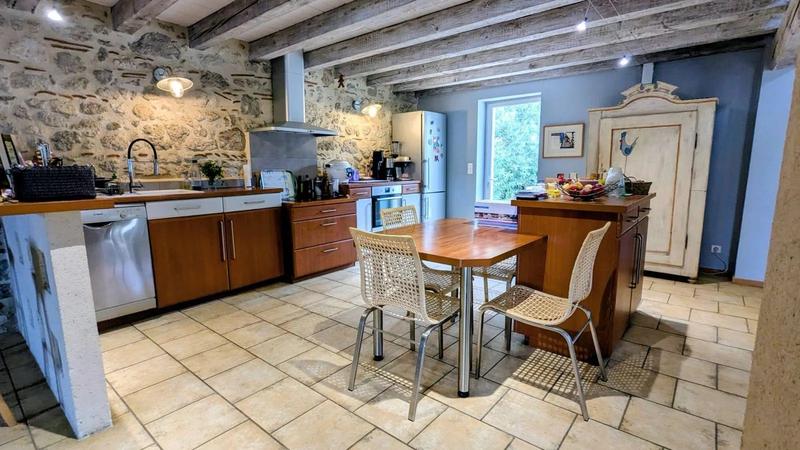 Maison - 237 m² - 6 pièces