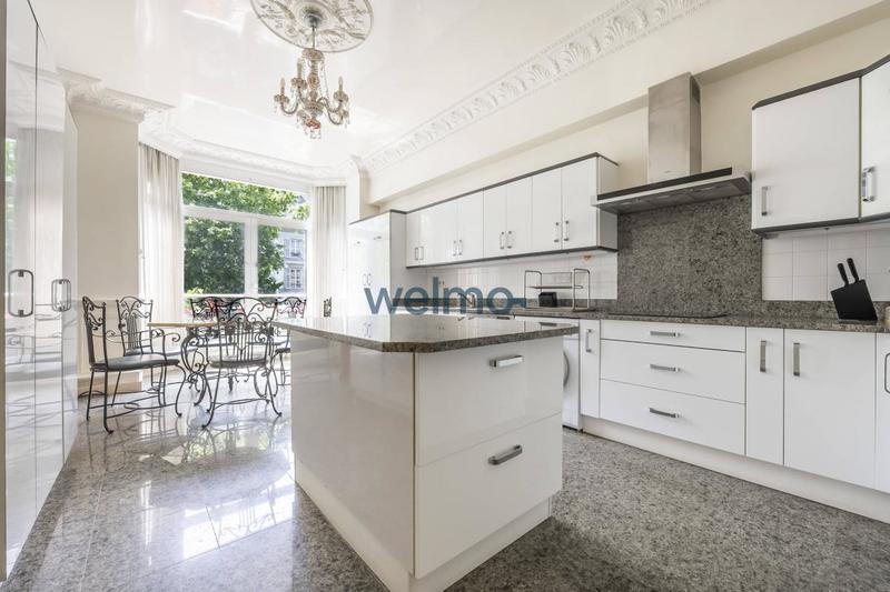 Appartement - 210 m² - 7 pièces