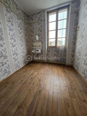 Maison - 400 m² - 6 pièces