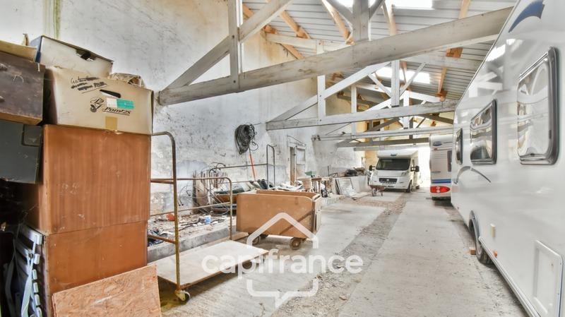 Hangar - 592 m² - 5 pièces