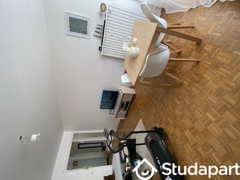 Chambre - 10 m² - 1 pièce