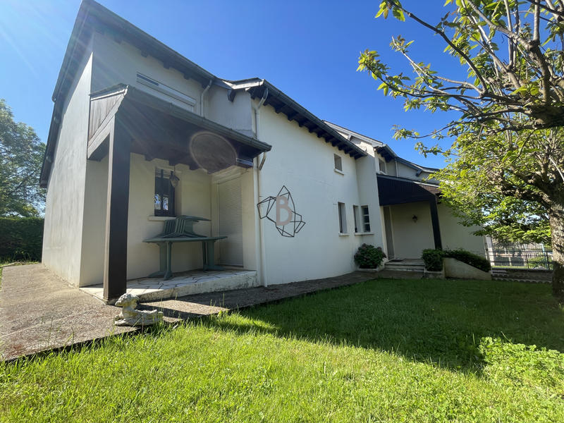 Maison - 159 m² - 7 pièces