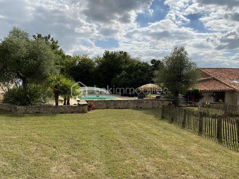 Propriété - 248 m² - 10 pièces