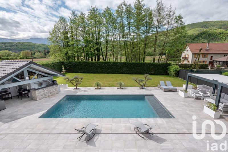 Maison - 249 m² - 6 pièces