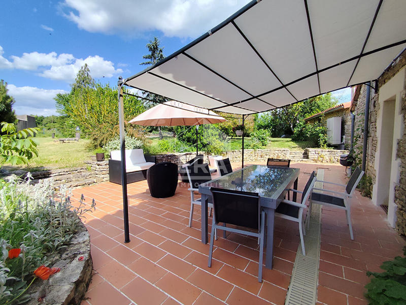 Maison - 221 m² - 8 pièces