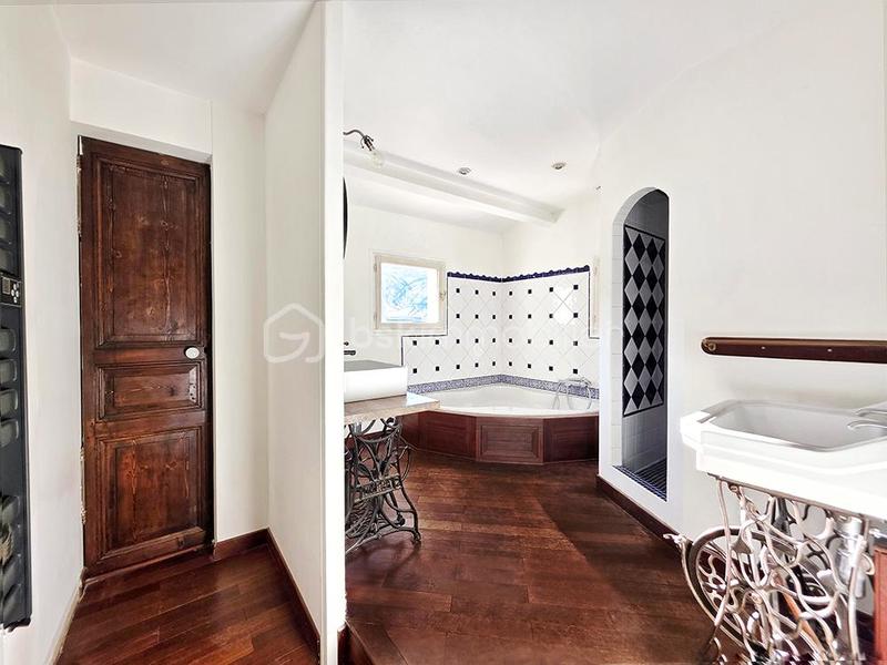 Maison - 157 m² - 7 pièces