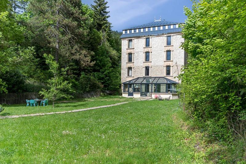 Demeure - 467 m² - 17 pièces