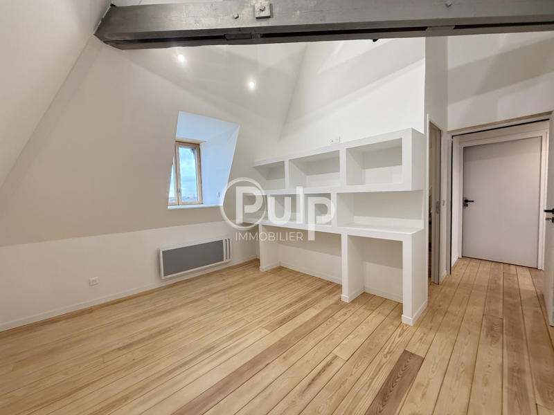 Maison - 300 m² - 9 pièces