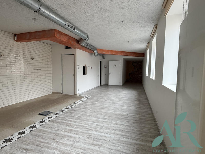 Local commercial - 64 m² - 1 pièce