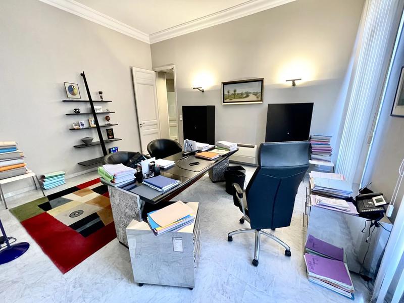 Appartement - 172 m² - 6 pièces