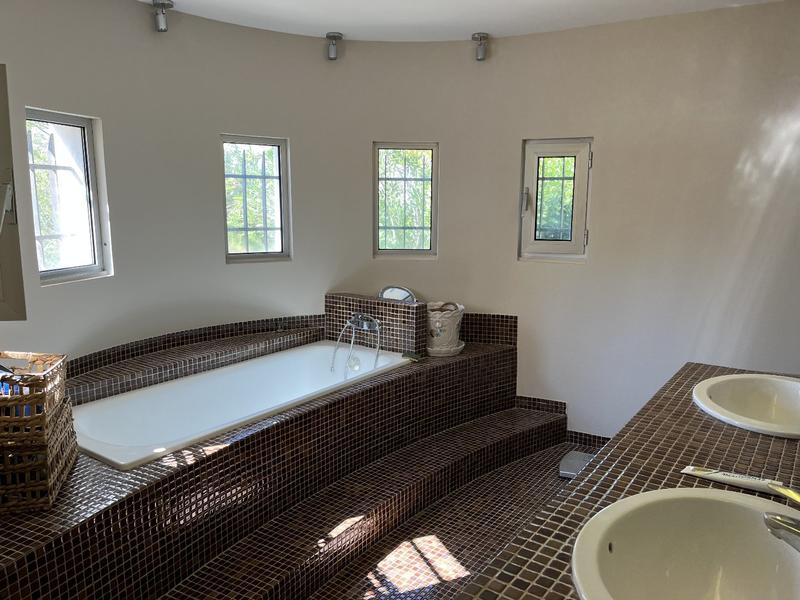 Maison - 342 m² - 10 pièces