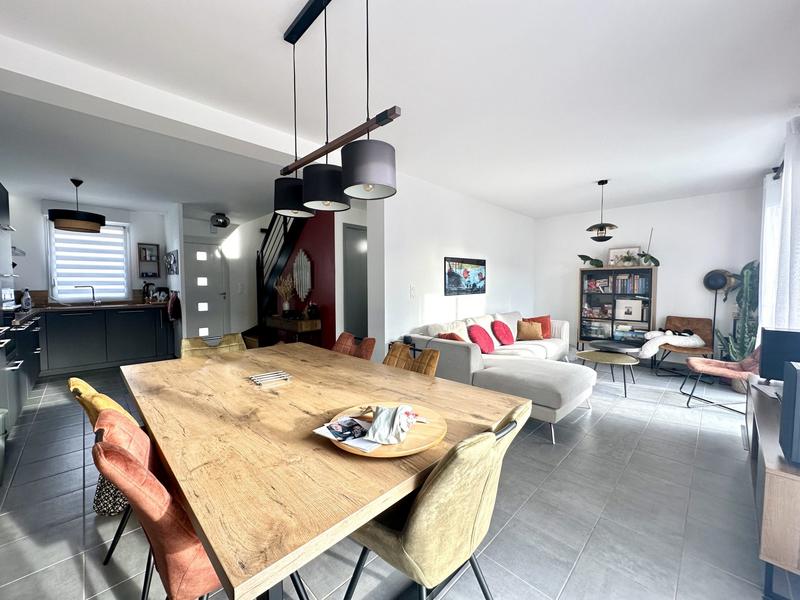 Maison - 94 m² - 4 pièces