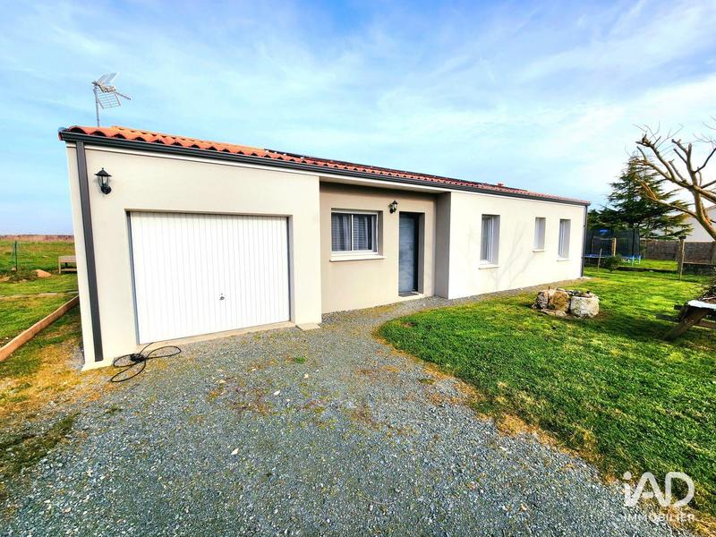 Maison - 99 m² - 5 pièces