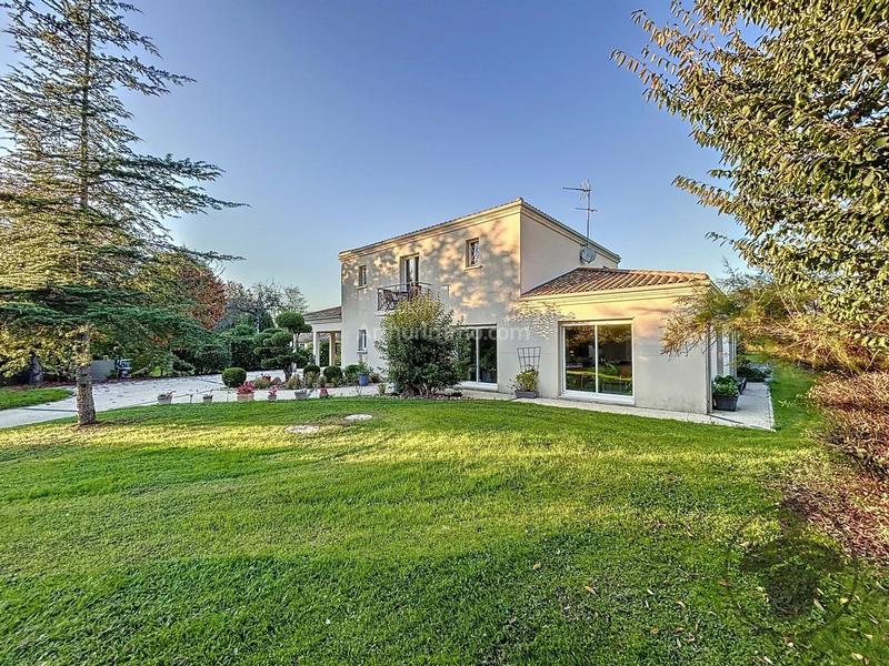 Maison - 178 m² - 6 pièces