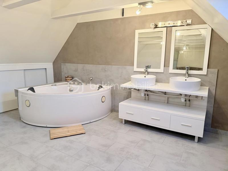 Maison - 147 m² - 6 pièces