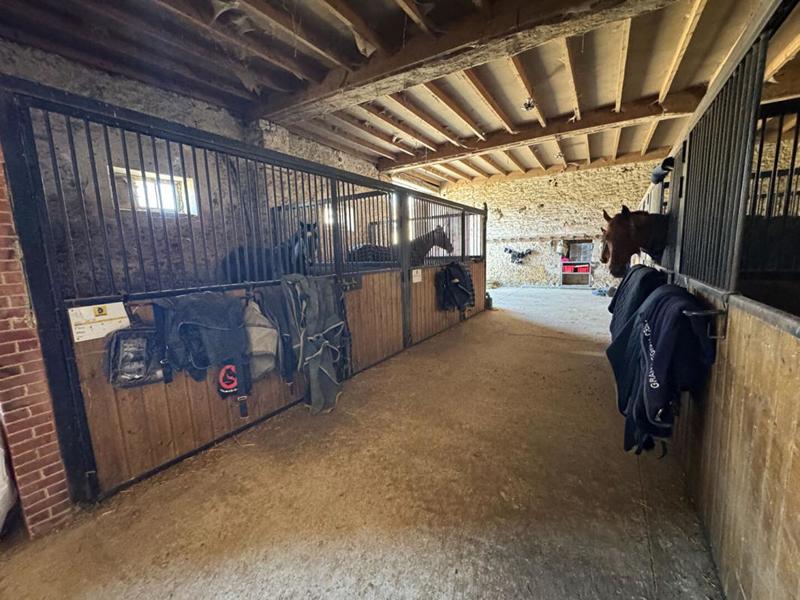 Corps de ferme - 250 m² - 7 pièces