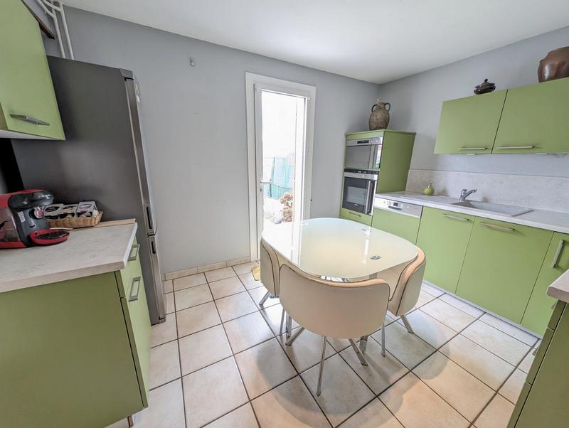 Maison - 90 m² - 5 pièces