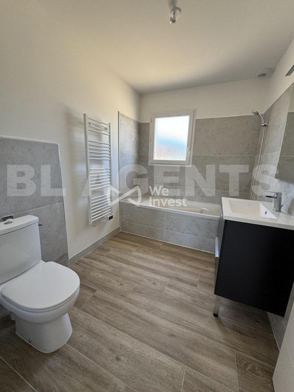 Maison - 99 m² - 4 pièces