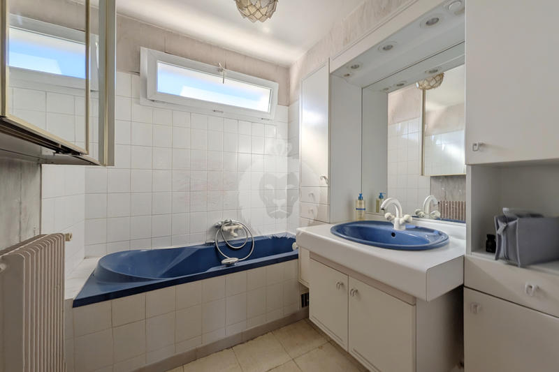 Appartement - 75 m² - 3 pièces