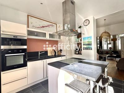 Maison - 137 m² - 7 pièces