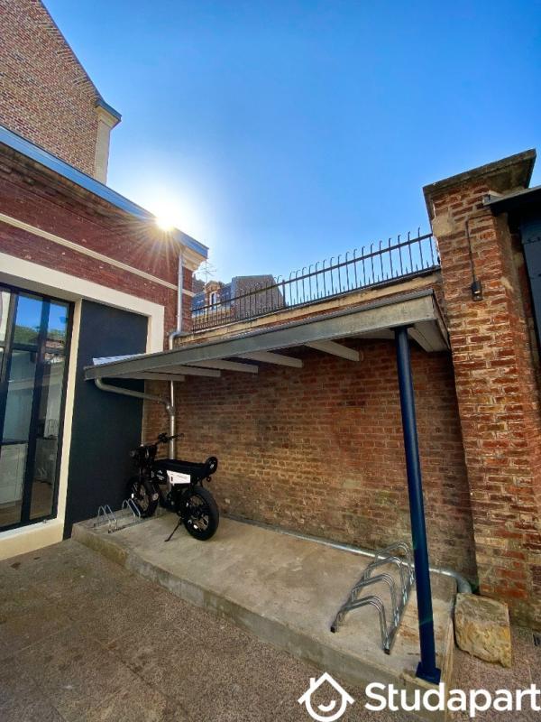 Maison - 300 m² - 1 pièce