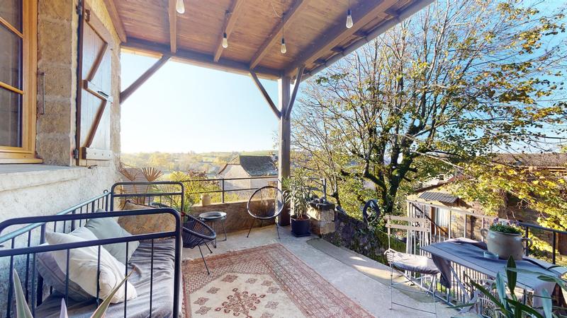 Maison - 280 m² - 7 pièces