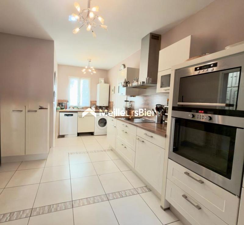 Maison - 144 m² - 7 pièces