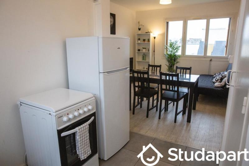 Chambre - 9 m² - 1 pièce