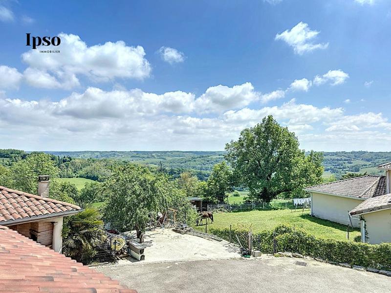 Maison - 209 m² - 6 pièces