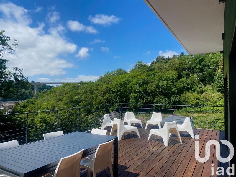 Maison - 180 m² - 6 pièces