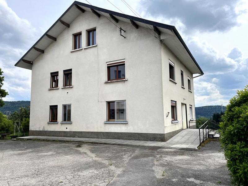 Maison - 316 m² - 9 pièces