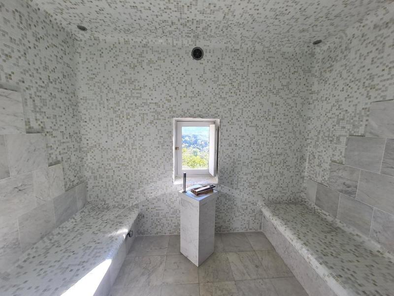 Demeure - 802 m² - 15 pièces