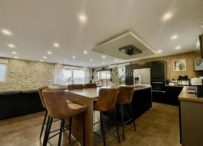 Maison - 140 m² - 5 pièces