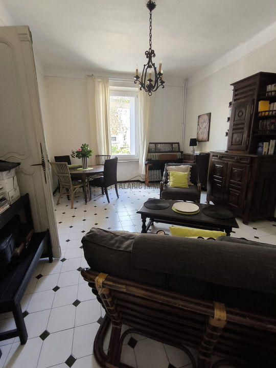 Propriété - 420 m² - 10 pièces