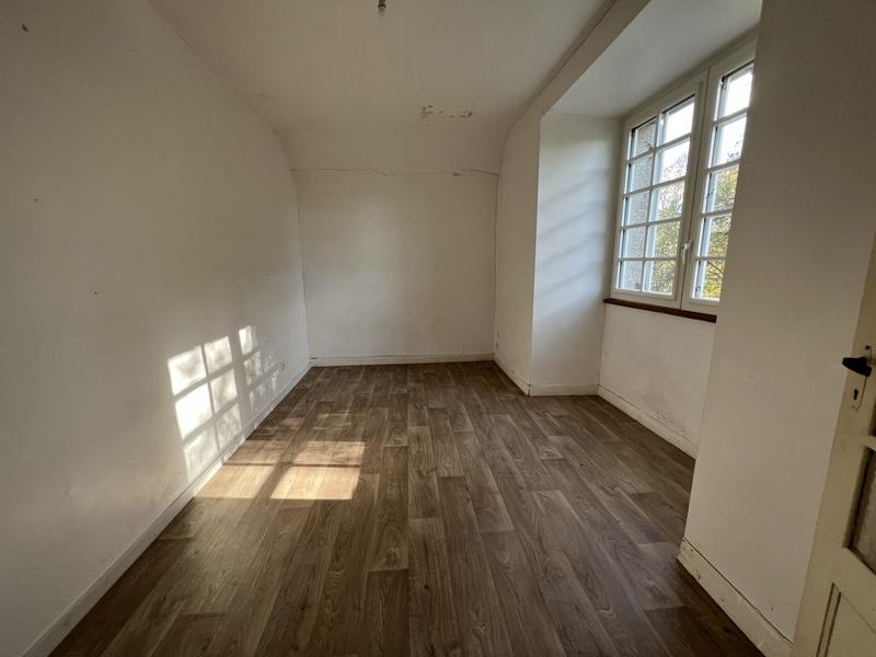 Maison - 213 m² - 8 pièces