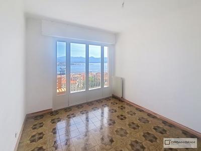 Appartement - 93 m² - 4 pièces