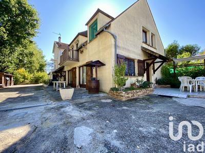 Maison - 200 m² - 8 pièces