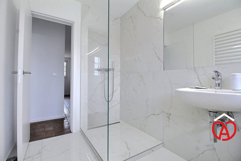 Maison - 248 m² - 10 pièces