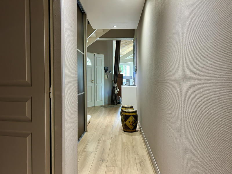 Maison - 210 m² - 7 pièces