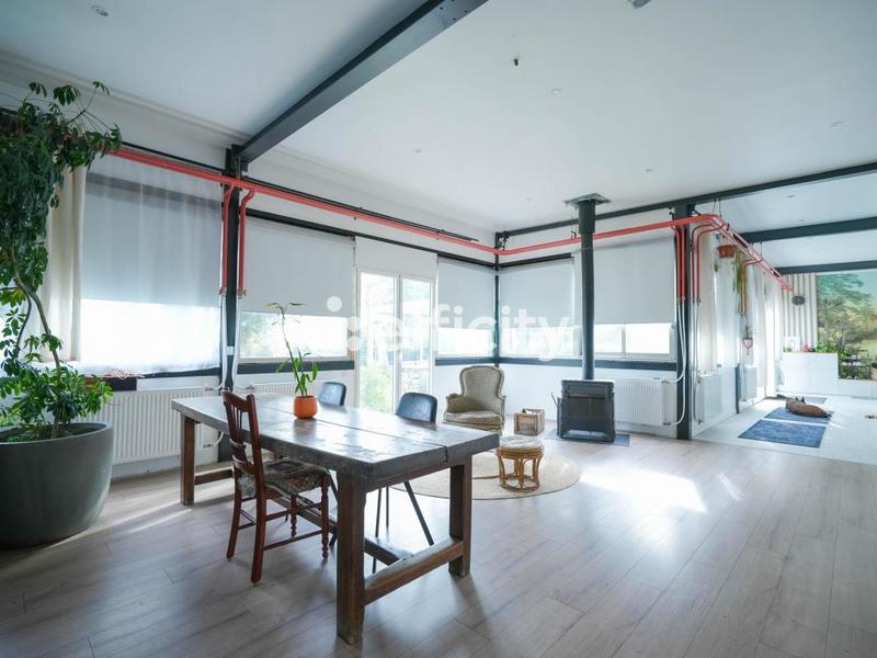 Demeure - 380 m² - 6 pièces