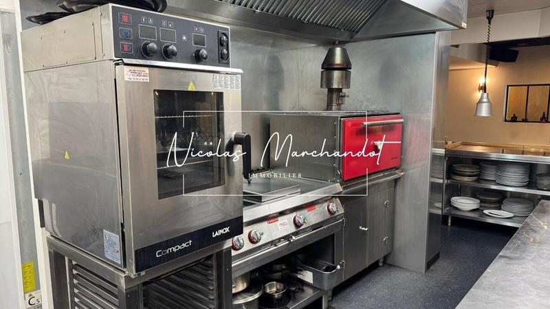 Local commercial - 207 m² - 2 pièces