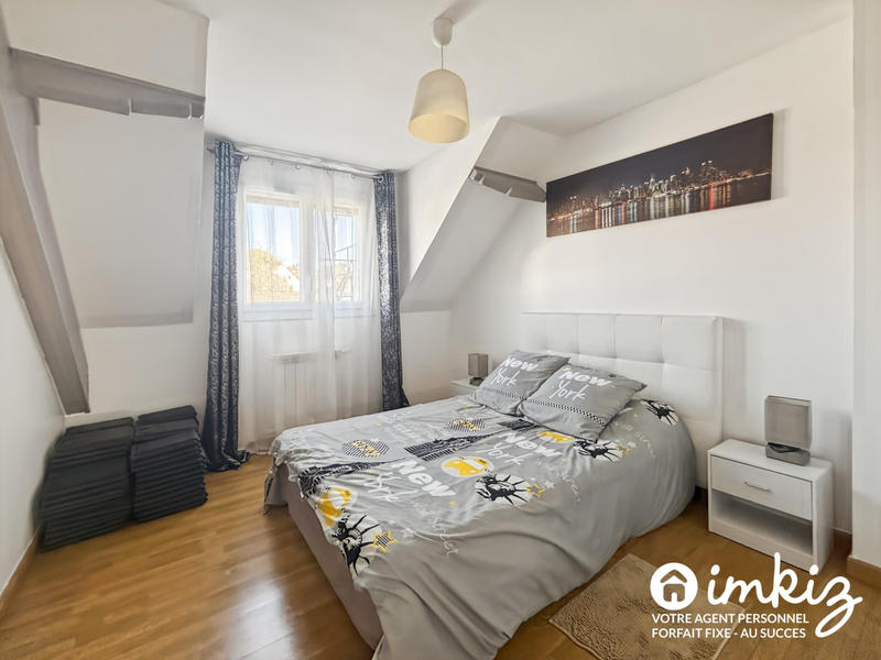 Maison - 213 m² - 9 pièces