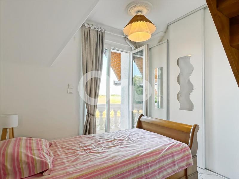 Maison - 220 m² - 6 pièces