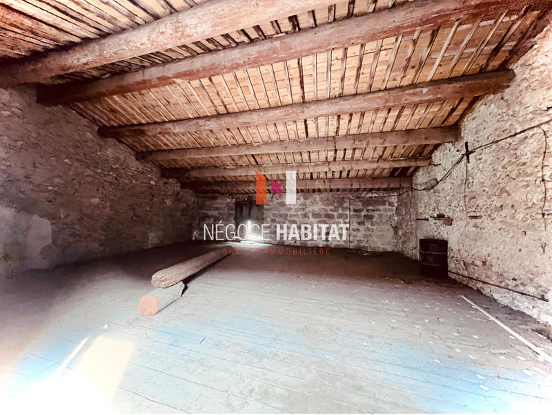 Maison - 200 m² - 2 pièces